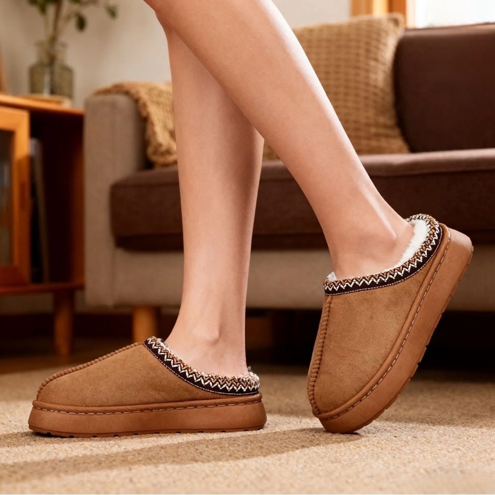Beranmey Platform Brown Slippers Cozy Fuzzy Lining Women Sz 7-8  NEW - Picture 2 of 14